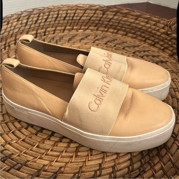 Calvin Klein Slip On Tan Color Platform Shoes Sz 7 - Picture 1 of 4